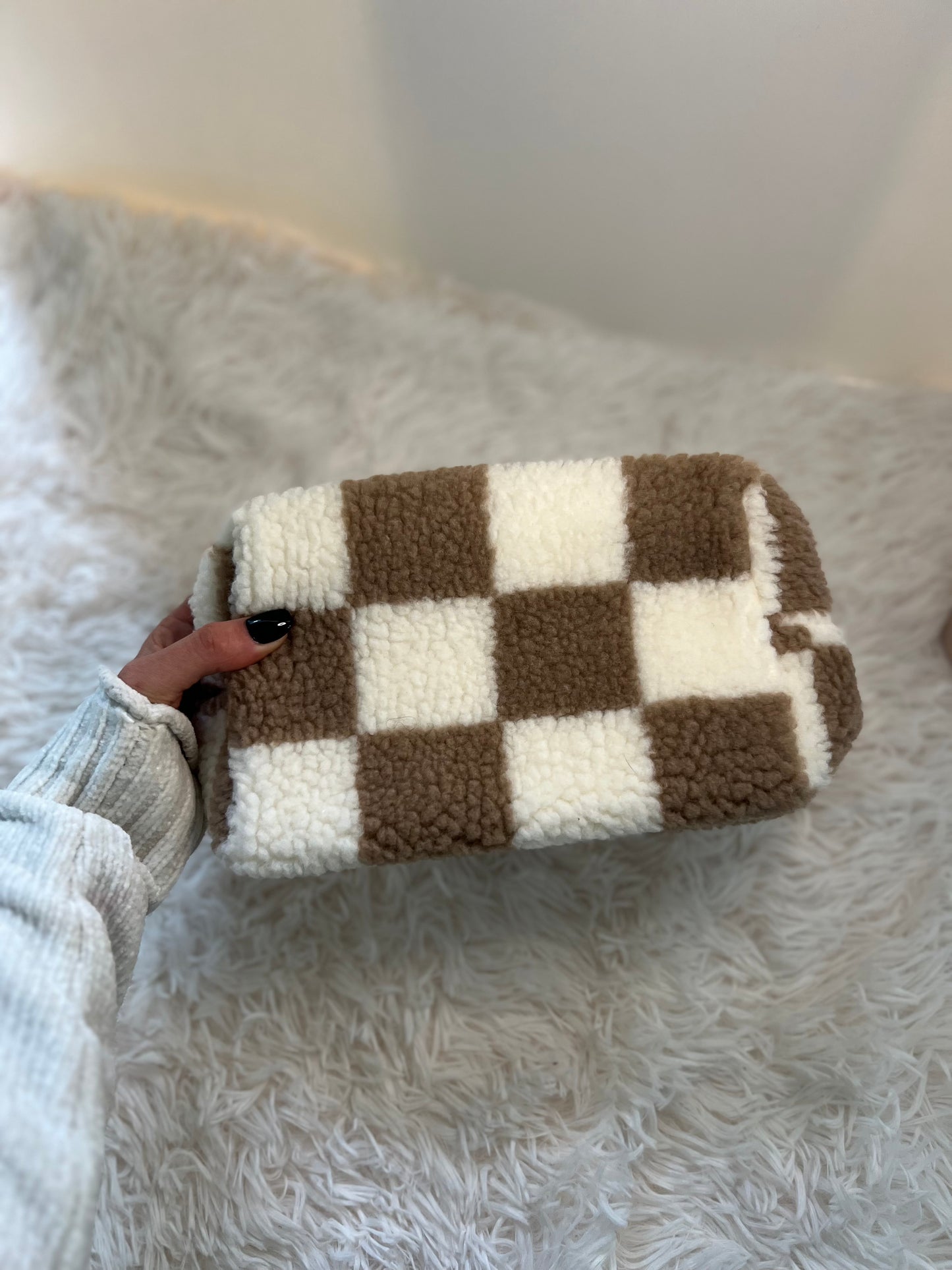 Large Brown Plush Retro Makeup Bag – Checkered Cosmetic Organizer