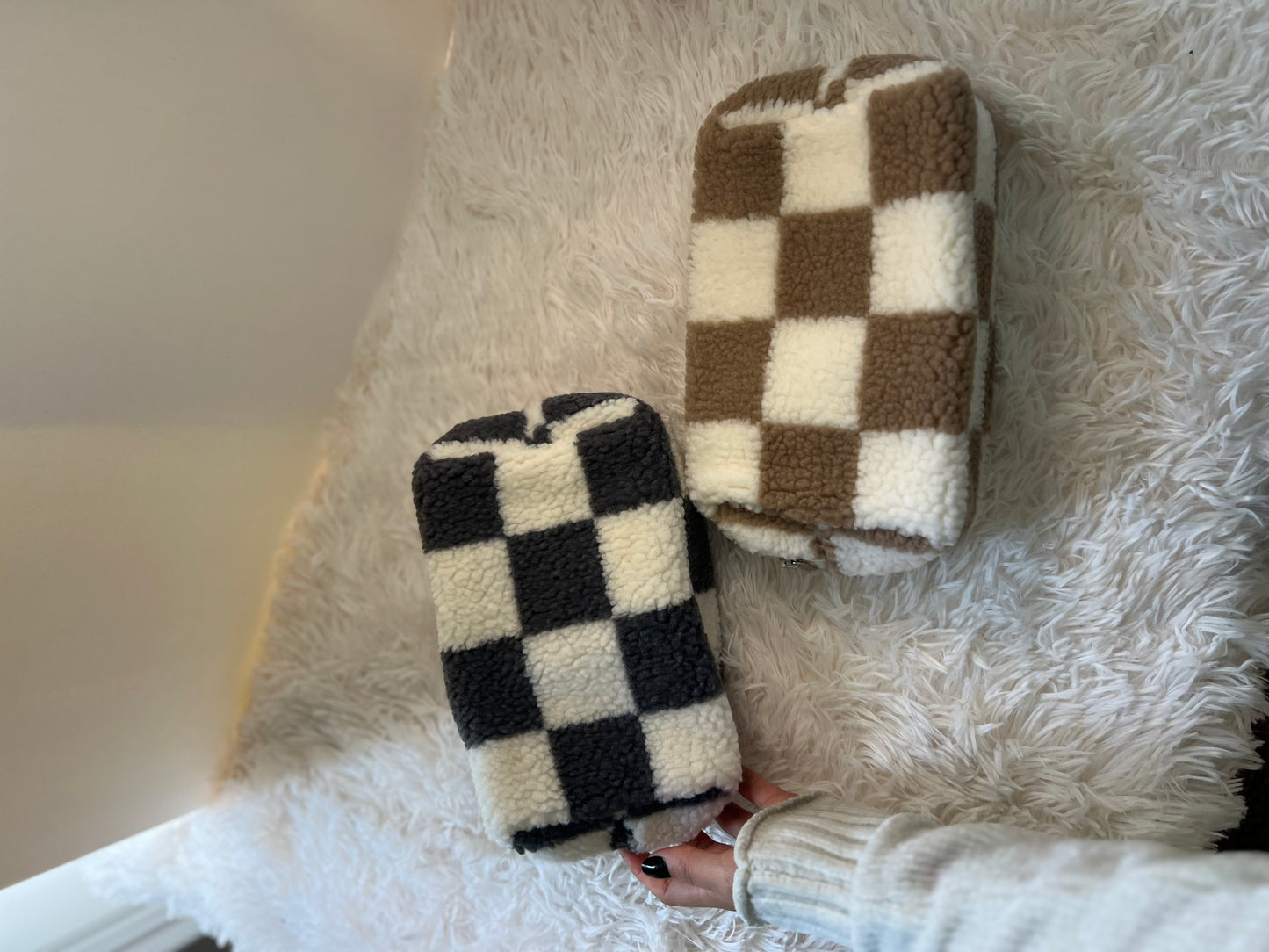 Large Brown Plush Retro Makeup Bag – Checkered Cosmetic Organizer